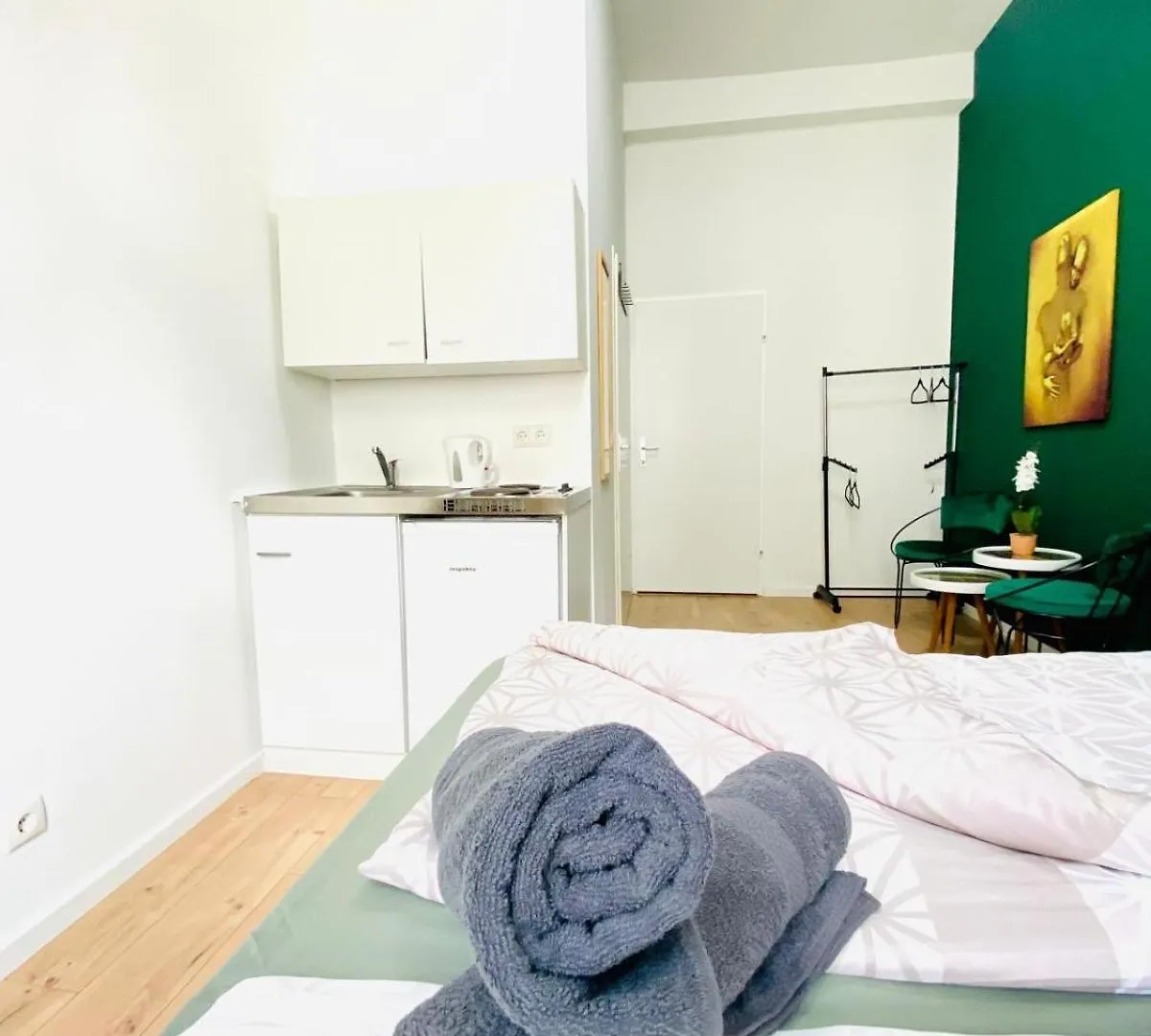 8 Fully Equipped Studio Shared Apt W Terrace Margareten Vídeň 0*,  Rakousko