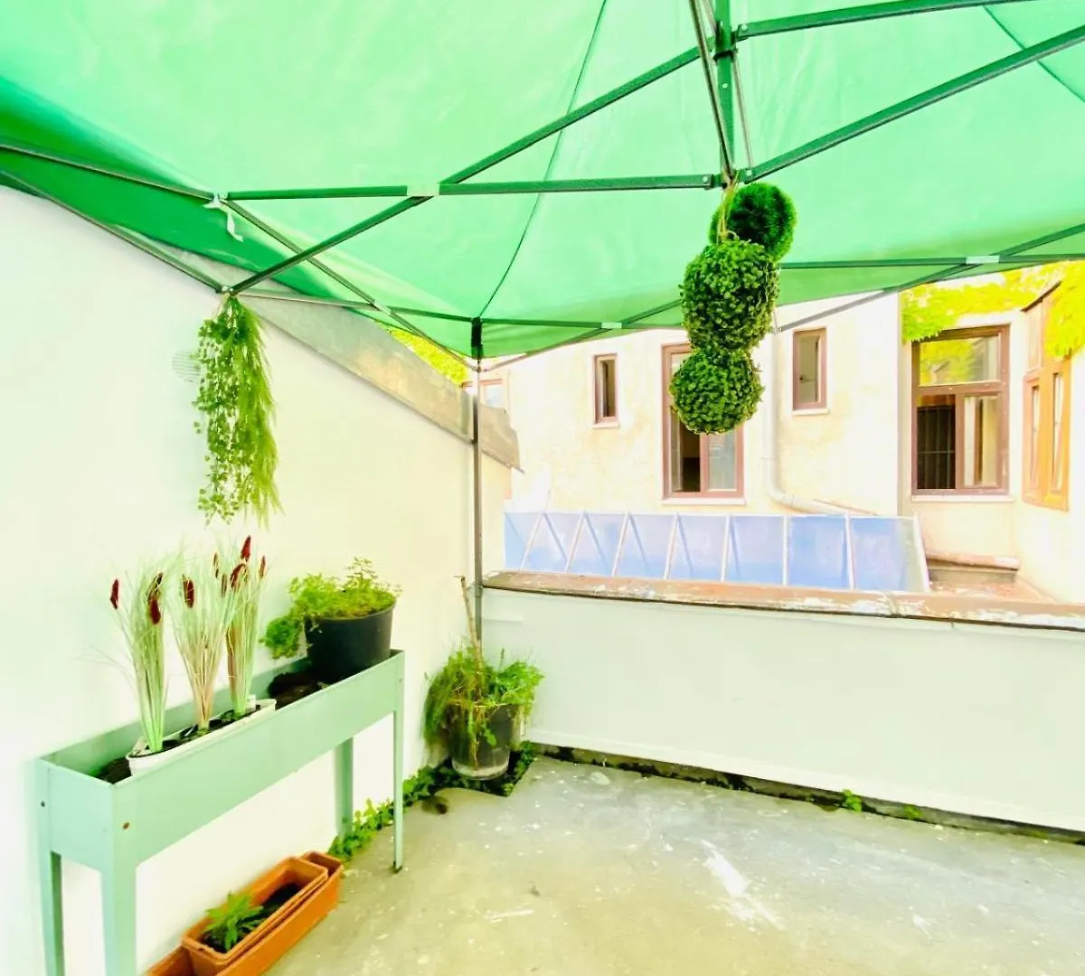 8 Fully Equipped Studio Shared Apt W Terrace Margareten Vídeň 0*,  Rakousko