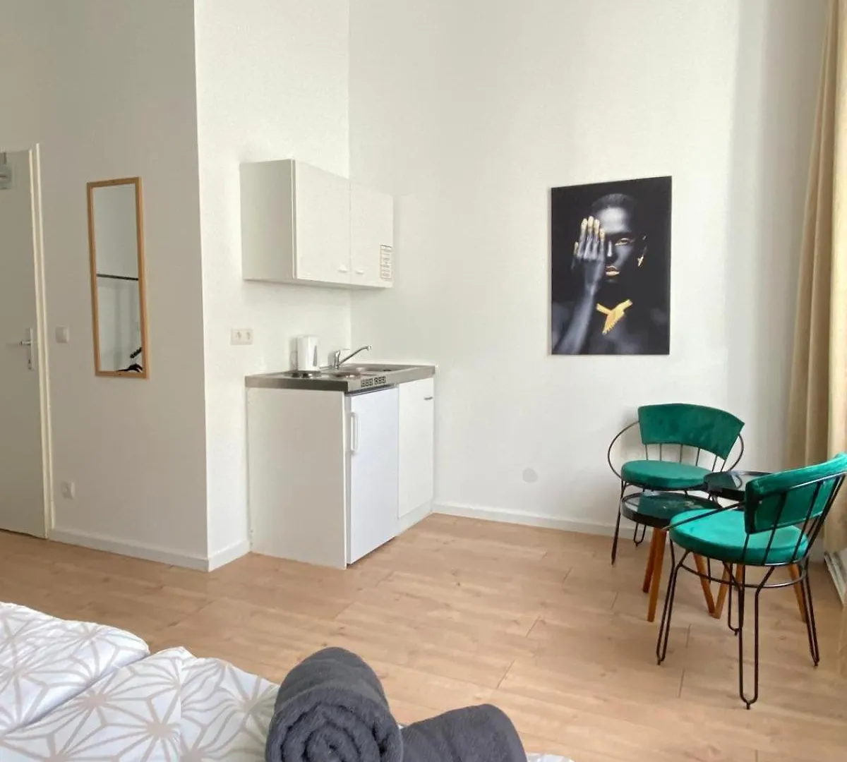 8 Fully Equipped Studio Shared Apt W Terrace Margareten Viena 0*,