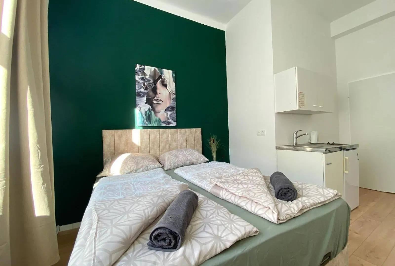 Apartment 8 Fully Equipped Studio Shared Apt W Terrace Margareten Vienna Austria