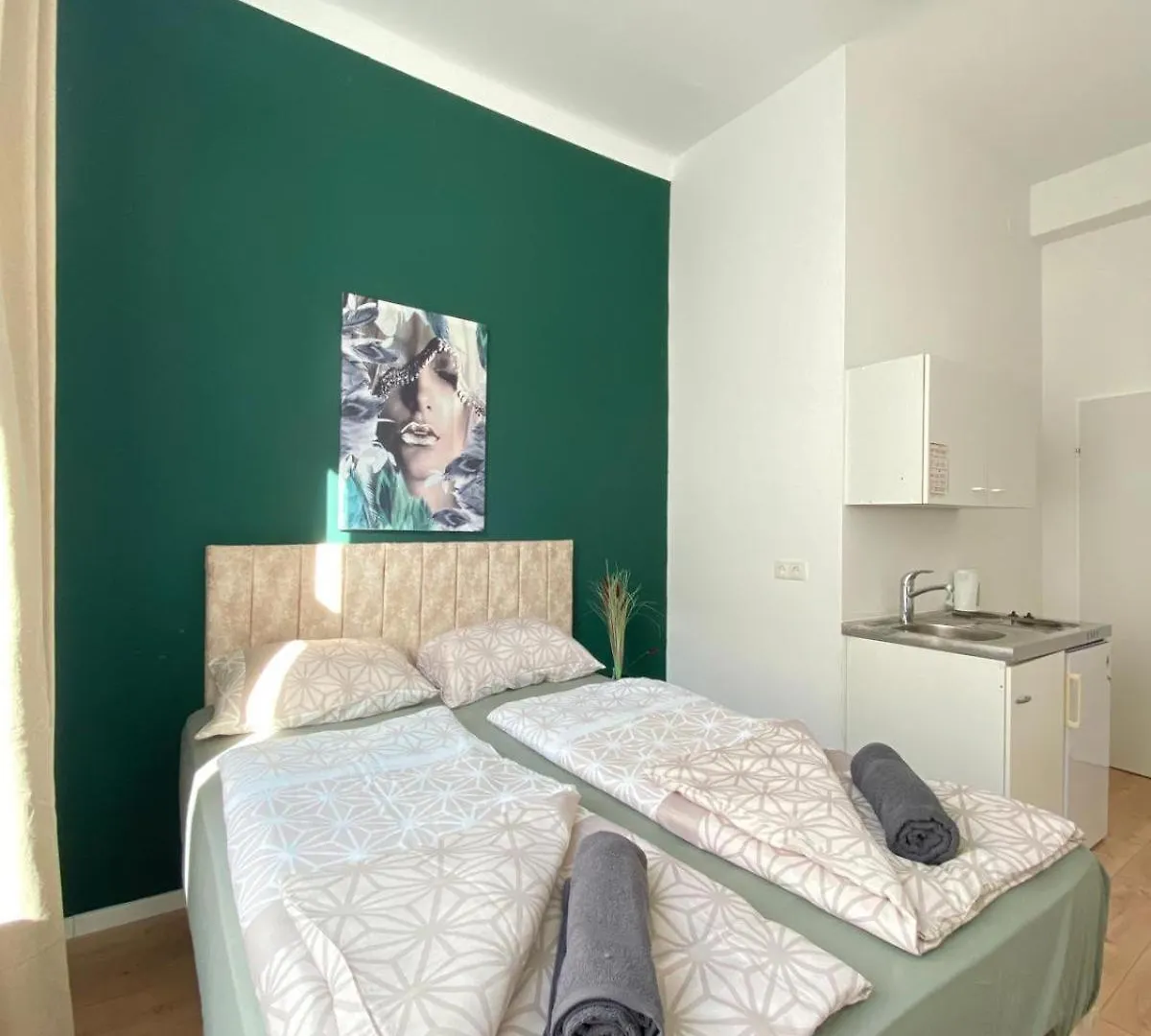 8 Fully Equipped Studio Shared Apt W Terrace Margareten Viena Apartamento