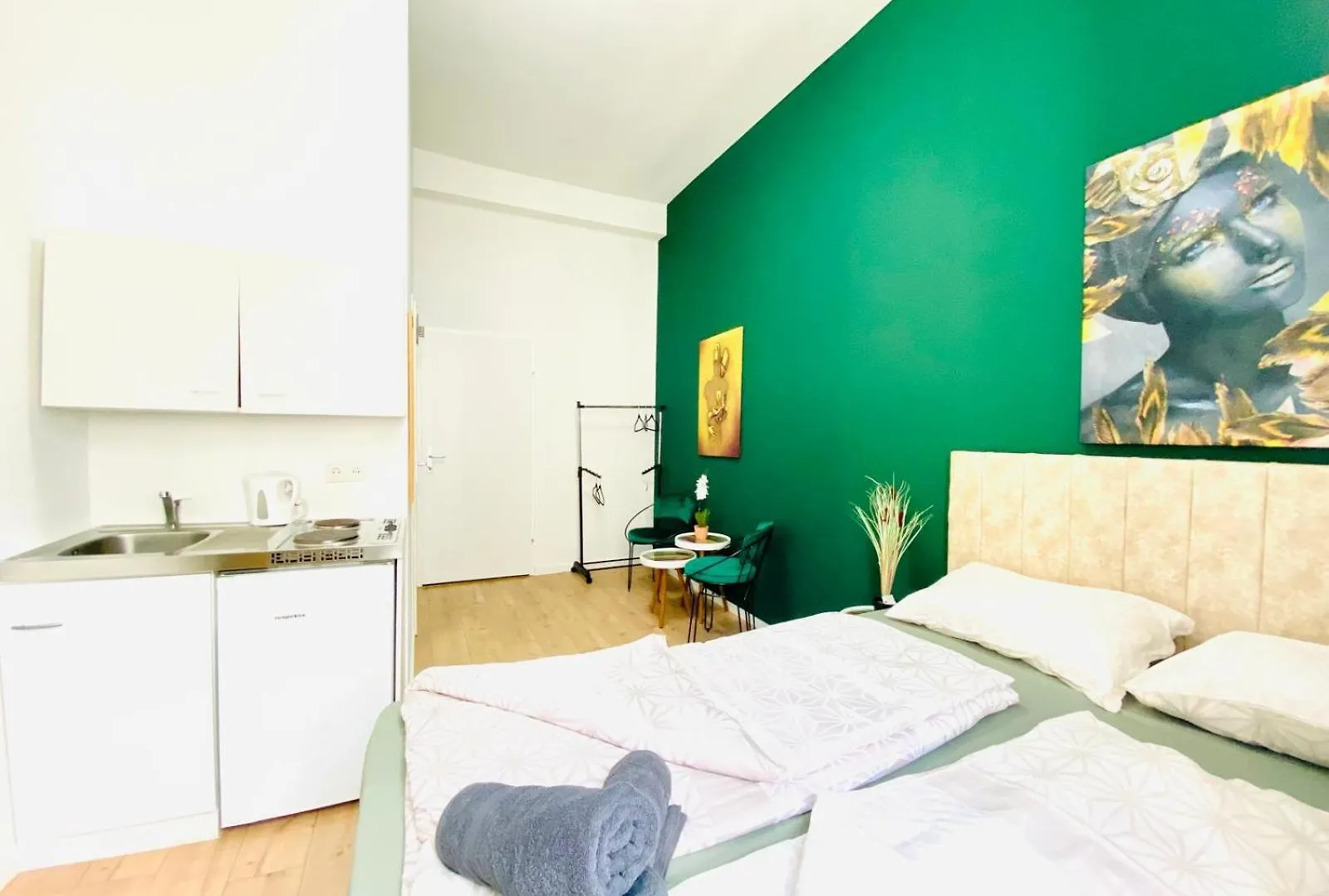 8 Fully Equipped Studio Shared Apt W Terrace Margareten Vienna