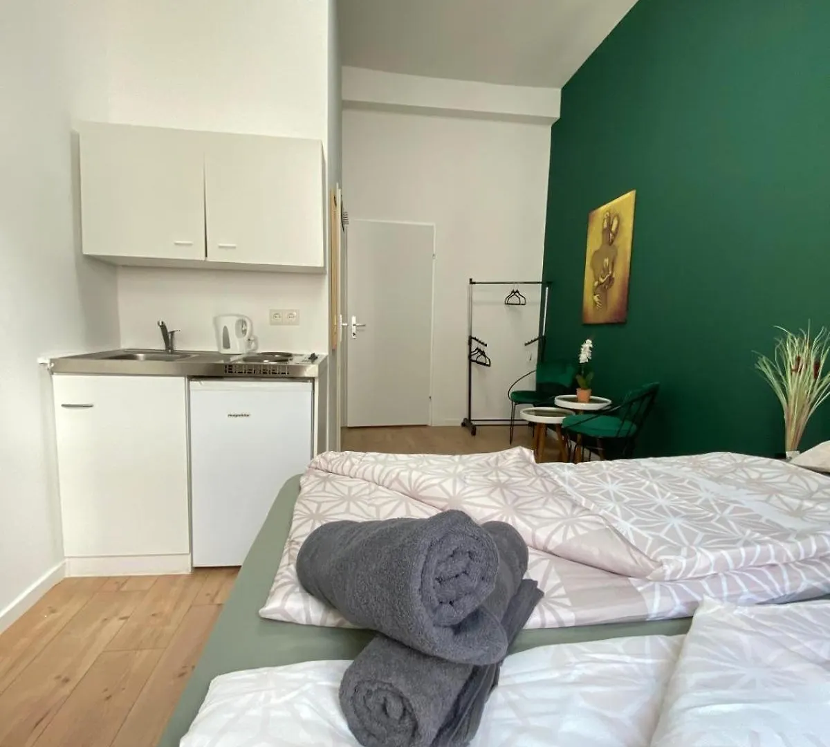 8 Fully Equipped Studio Shared Apt W Terrace Margareten Vienna